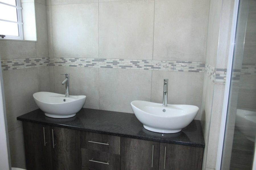 2 Bedroom Property for Sale in Kidds Beach Eastern Cape